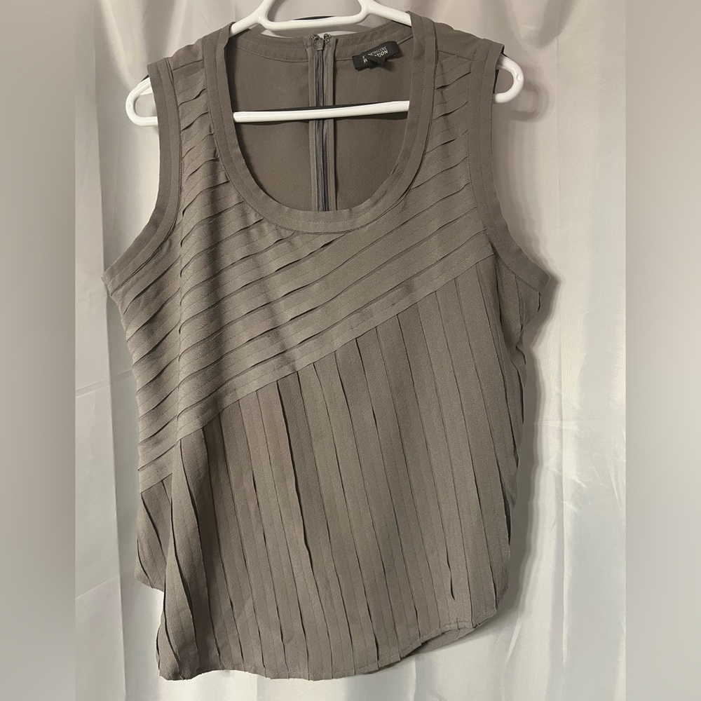 Sage Gray Sleeveless Kenneth Cole Reaction pleated Women's Top size XL. EUC